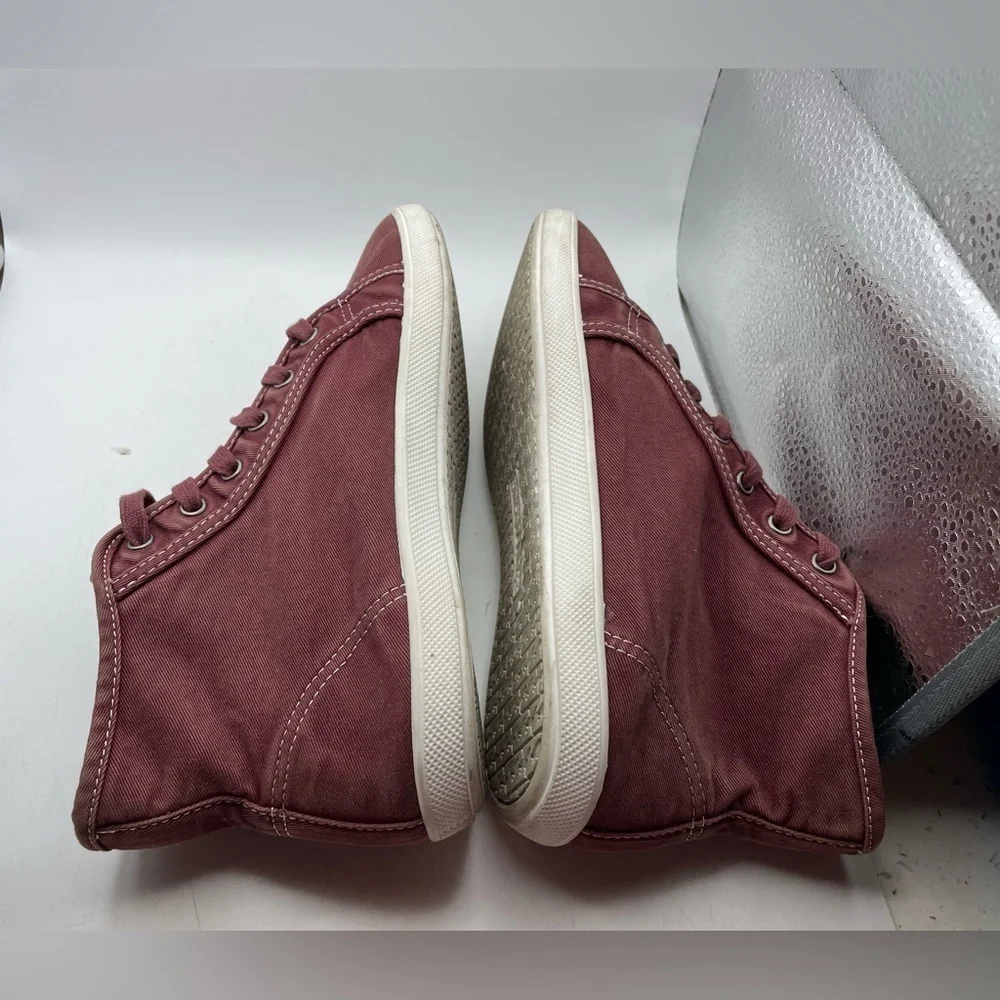 Billabong Phoenix women’s Burgundy High-Top Sneakers size 7